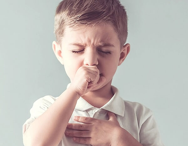 Viêm phổi để lại nhiều biến chứng nguy hiểm cho trẻ