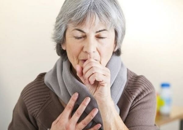 Triệu chứng viêm phổi điển hình ở người lớn