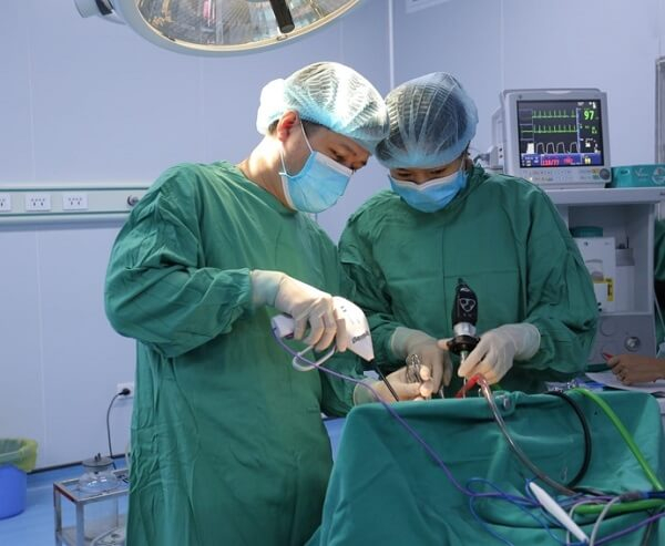 Điều trị viêm amidan bằng phương pháp phẫu thuật cắt amidan